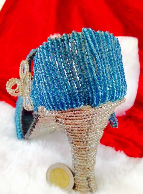 GLASS beaded SHOE + Nett artificial flowers for Wedding Events Table has wire frame