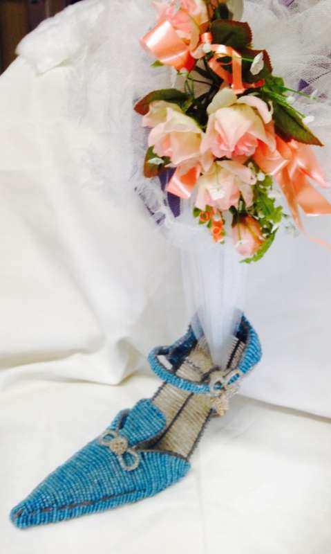 GLASS beaded SHOE + Nett artificial flowers for Wedding Events Table has wire frame