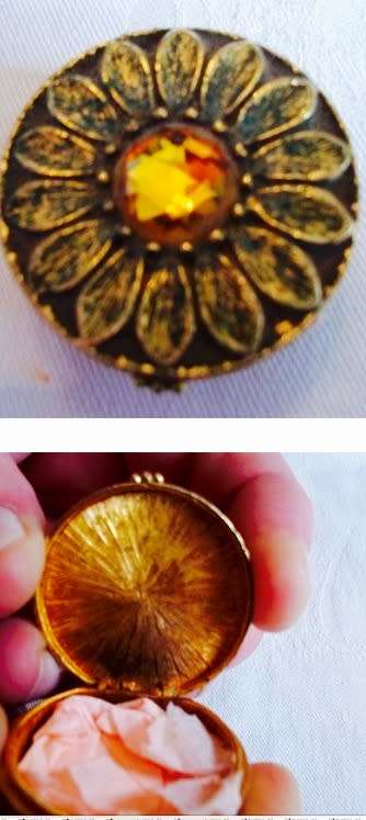 1950*CompactGOLD TONE has lovely Stone Embossed small Look at My BUY NOW Listings NO