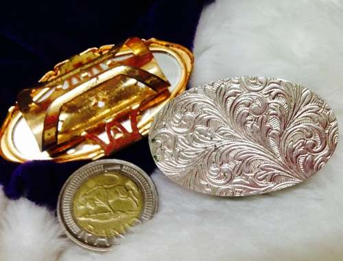 Pill box metal onyx top + Lipstick holder Gold tone has mirror