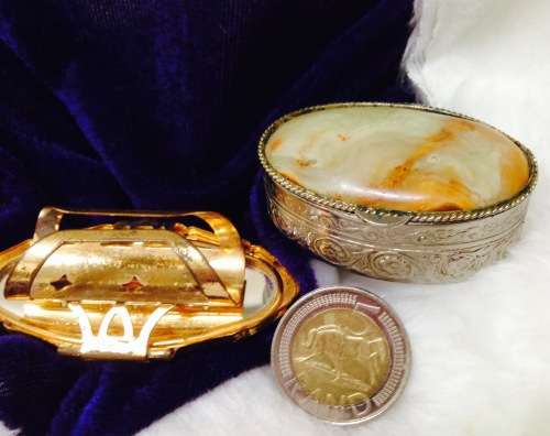 Pill box metal onyx top + Lipstick holder Gold tone has mirror