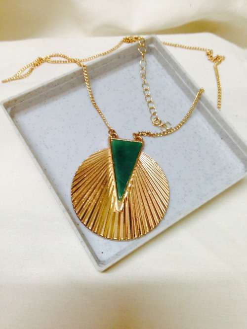 NECKLACE - Egyptian Sunburst PENDANT gold Tone Metal chain+ 2 Ring Pendant+Pairs earrings+ JewellBox