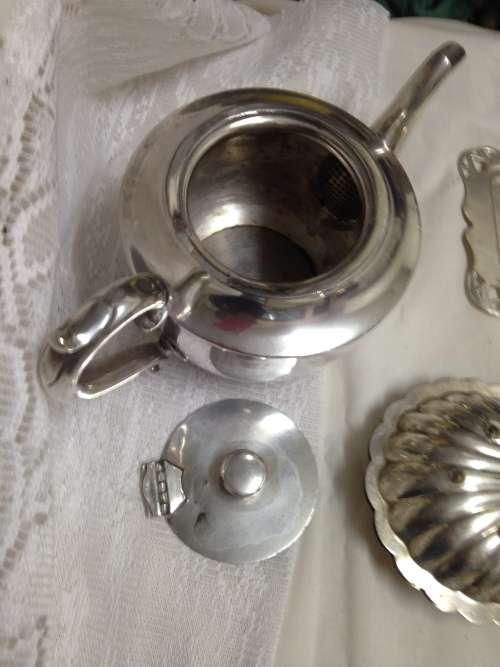 EPNS James DixonT Pot +SHell hinged Butter dish+glass+Dome lid +Square base