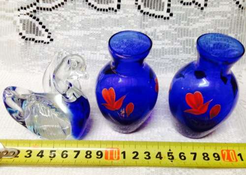 EXQUISITE - 2 Vintage Bohemian Posy Vases cobolt +Swan