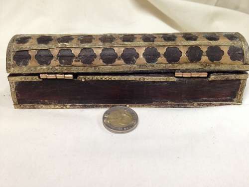 chest style Wood box has brass trim