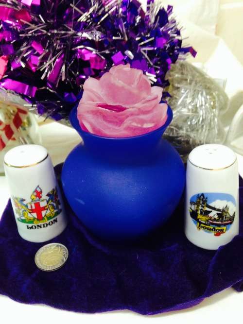 3bid each*1Glass BlueVase2SaltsLONDONScene*GREAT COUNTRY HOME DECOR*L@@KatMyBUY NOWitems*NO WAITiNG