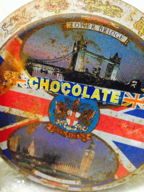 2  TINS British tourist scenes and Queen ElizaTins distressed LOOK At My BUY NOW listings NO WAITING