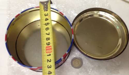2  TINS British tourist scenes and Queen ElizaTins distressed LOOK At My BUY NOW listings NO WAITING