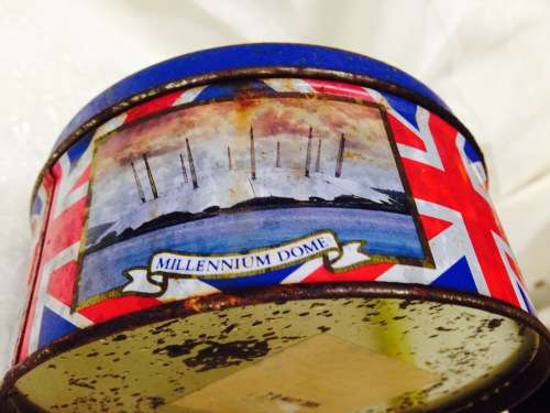 2  TINS British tourist scenes and Queen ElizaTins distressed LOOK At My BUY NOW listings NO WAITING