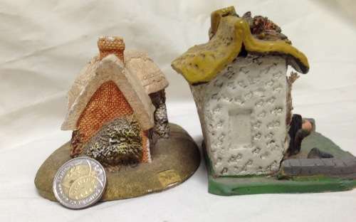 In style of Lilliput Lane English Cottage x2 figurines one1987LOOK At My BUY NOW listings NO WAITING