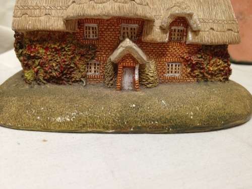 In style of Lilliput Lane English Cottage x2 figurines one1987LOOK At My BUY NOW listings NO WAITING