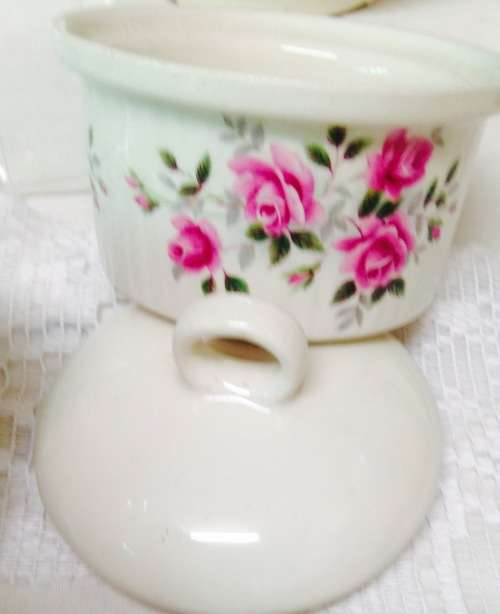 2 Bowls + 2 lids not original WEDGEWOOD - CHINTZ - Pink  ROSES  ENGLAND
