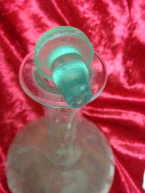 Decanter Vintage Thumbies Glass Star Base Onion Shape LOOK AT MY BUY NOW LISTINGS NO WAITING