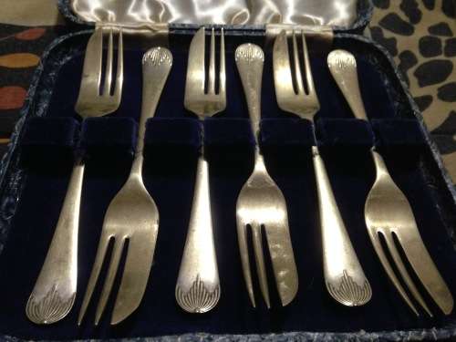 !!!EXQUISITE!!! 6 EPNS Cake Forks*Embossed Palm Handle tip hinged BOXED