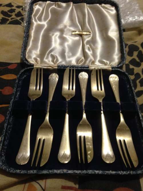 !!!EXQUISITE!!! 6 EPNS Cake Forks*Embossed Palm Handle tip hinged BOXED