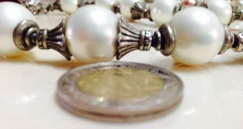 Necklace -Large Pearls Faux+ metal spacers - Classy