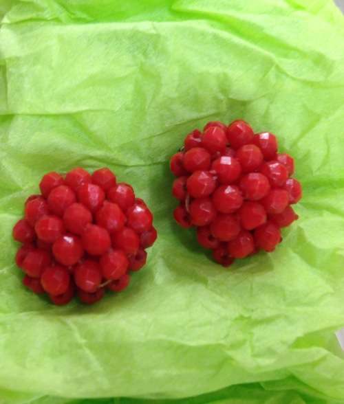 1960`MultiBeaded pairCLIP ONEarrings Costume Jewelry GREAT COUNTRY HOME DECORLKatMyBUY NOWNO WAITING