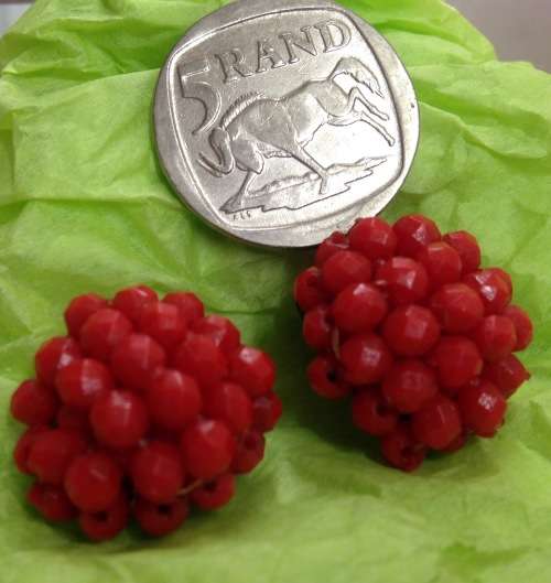1960`MultiBeaded pairCLIP ONEarrings Costume Jewelry GREAT COUNTRY HOME DECORLKatMyBUY NOWNO WAITING