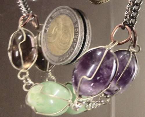 Vintage  SemiPreciousGEMstonesmetal chain NecklaceGREAT COUNTRY HOME DECOR LooK