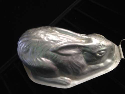 c1931/51Rabbit Jelly Mould has wireStandEasierforLiquid LOOK At All My BUY NOW LISTINGS NO WAITING