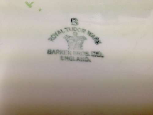 CHINlTZ *Royal Tudor Barker Bros ceramic plate