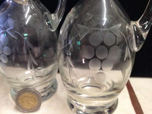 Condiment decanters 2 Grape Cut Oil+ Vinegar Glass bottles+ 2 salt shaker LOOK At My BUY NOW LISTING