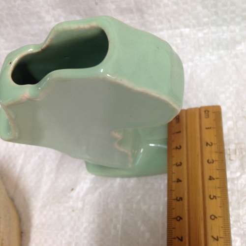 Vase+Frog - Vase Shape of  Africa+ Pottery Ceramic frog Lovely vintage collectibles