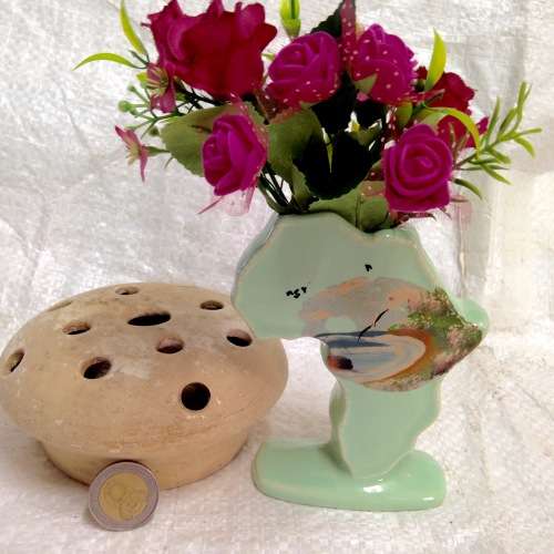 Vase+Frog - Vase Shape of  Africa+ Pottery Ceramic frog Lovely vintage collectibles