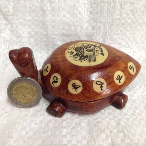 Compass - ORIENTAL c 1949/50 Japanese Feng Shui Tortoise Wood bone  insets Calligraphy