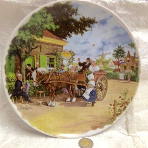 Plate Hulde Bruide Spare Royal Schwab Artist signed B V van Hunnig