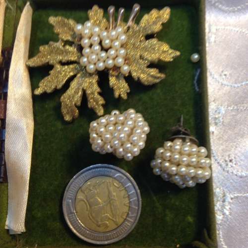 BROOCH 22 CT Gold Hardcore Clad +faux Pearl some lost+ Earrings silver plate
