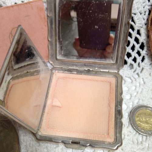COMPACT Art Deco Style Silver Tone mirror filter + Puffer LOOK At My BUY NOW LISTINGS NO WAITING