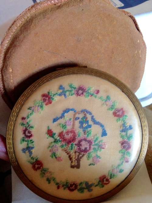 COMPACT Powder -  PYGMALION - decorative NEEDLE POINT TOP - England