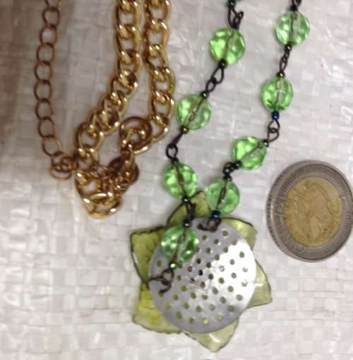 Necklace RARE- Uranium glass flowers Green+chain LOOK at My BUY NOW NO WAITING