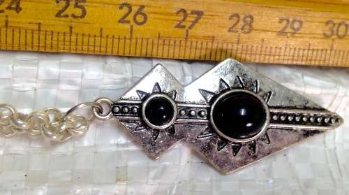Necklace - Belcher chain -CELTIC Pendat 2 BLACK Onyx cabachon ON HOOP link chain Silvertone