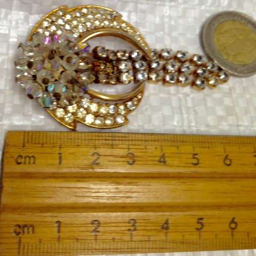 BROOCH - Crescent moon crystal embellished gilt tone metal Look At My BUY NOW-NO WAITING