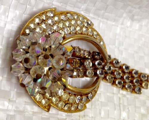 BROOCH - Crescent moon crystal embellished gilt tone metal Look At My BUY NOW-NO WAITING