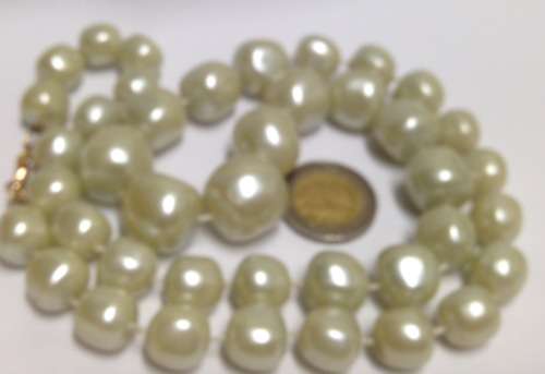 Necklace 1960s Graduating Acrylic Baroque Pearls LOOK at my BUY NOW Items NO - NO WATING