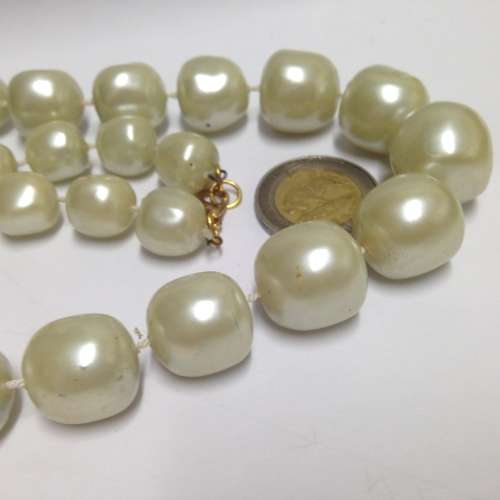 Necklace 1960s Graduating Acrylic Baroque Pearls LOOK at my BUY NOW Items NO - NO WATING