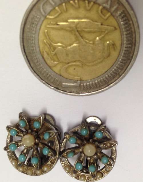 Vintage clip on earrings  silver tone metal little blue stones