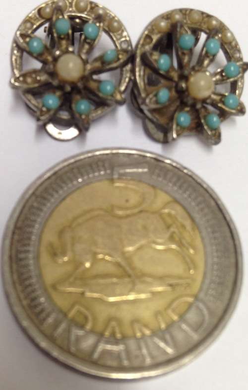 Vintage clip on earrings  silver tone metal little blue stones
