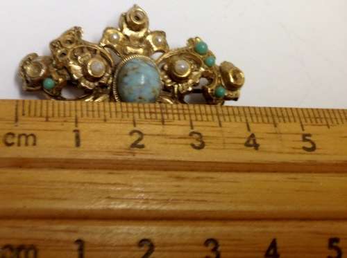 Vintage brooch pretty Caboshon blue smaller ones around some missing