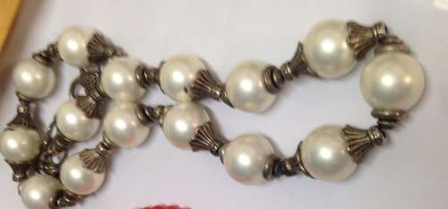 Necklace -Large Pearls Faux+ metal spacers - Classy