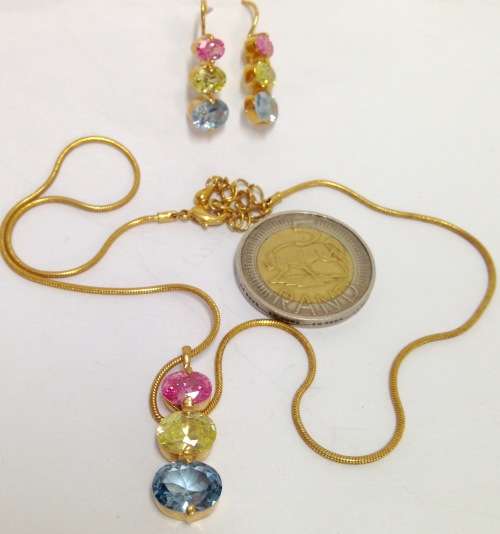 Necklace+Earrings - Set multiple colour small stones Chain gold Tone metal