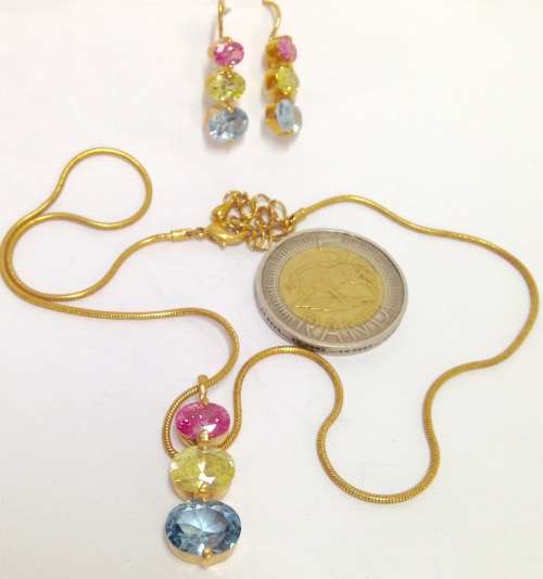 Necklace+Earrings - Set multiple colour small stones Chain gold Tone metal