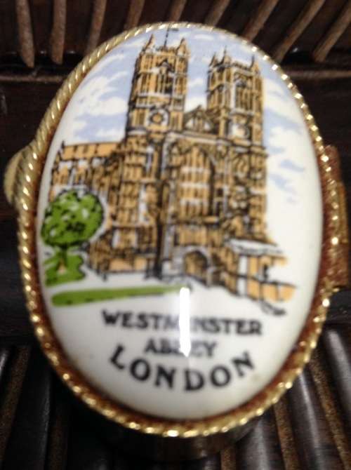 PILL BOX Westminster Abbey LONDON Porcelain Top Gilt MetalGREAT COUNTRY HOME DECOR LooK