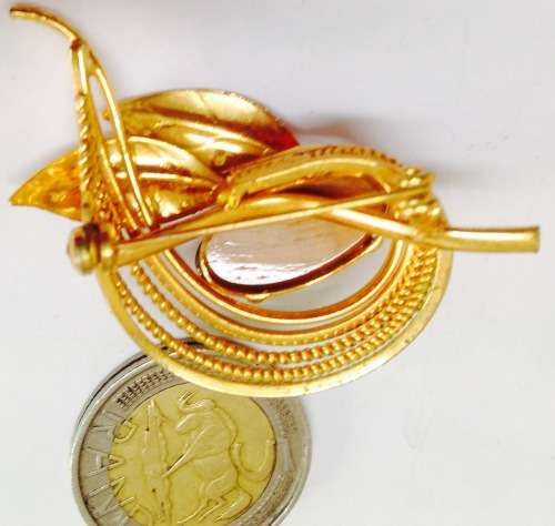 BROOCH - Gold tone  *TIGER EYE SEMI PRECIOUS GEM STONE