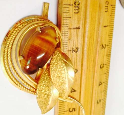 BROOCH - Gold tone  *TIGER EYE SEMI PRECIOUS GEM STONE