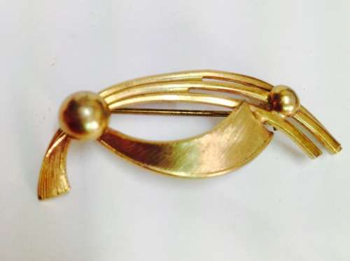 BROOCH - Brushed finish Raised balls Gold Tone metal