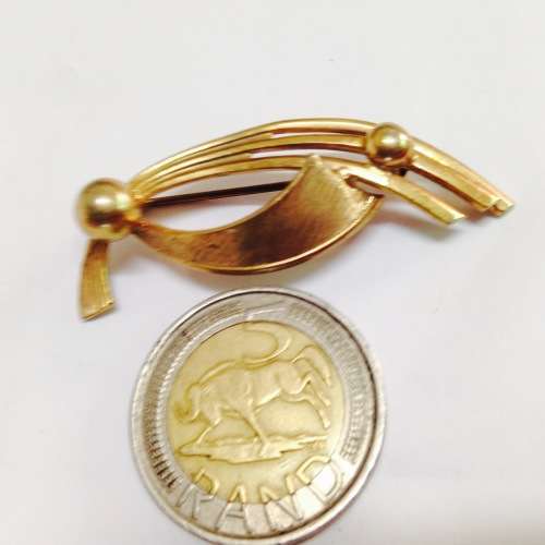 BROOCH - Brushed finish Raised balls Gold Tone metal